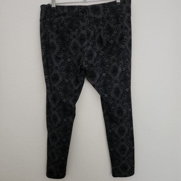 Mudd Womens Black Gray Paisley Pattern Leggings Size XL - Picture 5 of 7